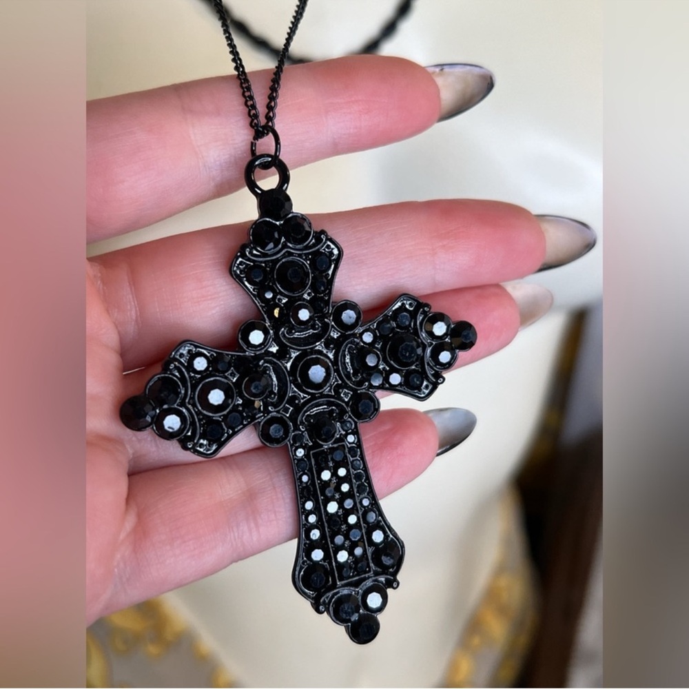 NEW✨Black Double Chain Layered Necklace Elegant Embellished Cross Pendant 🖤